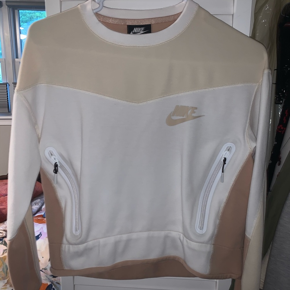 Cropped Nike pullover